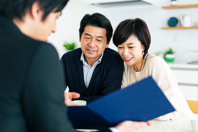 ホームズ 住宅ローンの完済年齢はどのくらい 平均年齢や返済計画のコツなどを紹介 住まいのお役立ち情報