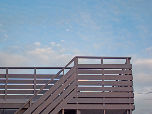 ホームズ 一戸建ての2階部分にデッキをつくるには 費用相場やメリット デメリット 注意点を解説 住まいのお役立ち情報