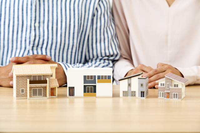 ホームズ 老後は賃貸より持ち家がいい 定年後を見据えた 50代の住まい選びのポイント 住まいのお役立ち情報 ホームズ 老後は賃貸より持ち家がいい 定年後を見据えた 50代の住まい選びのポイント 住まいのお役立ち情報